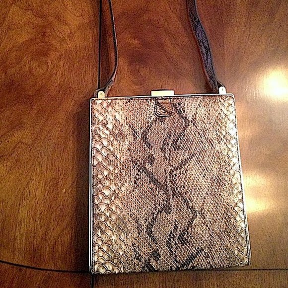BROWN AND GOLD SNAKESKIN SQUARE BOX HANDBAG WITH JEWELED CLOSURE - Picture 3 of 6
